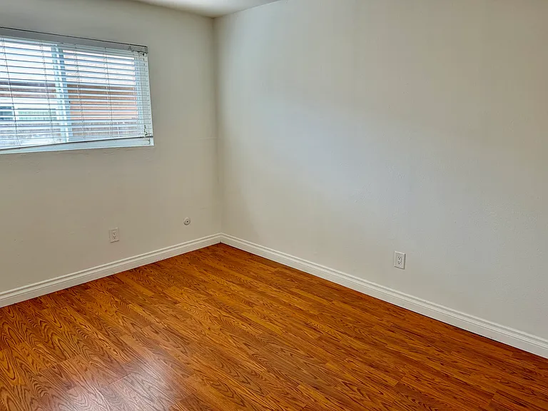 260 Lloyd St #2 — Photo 10
