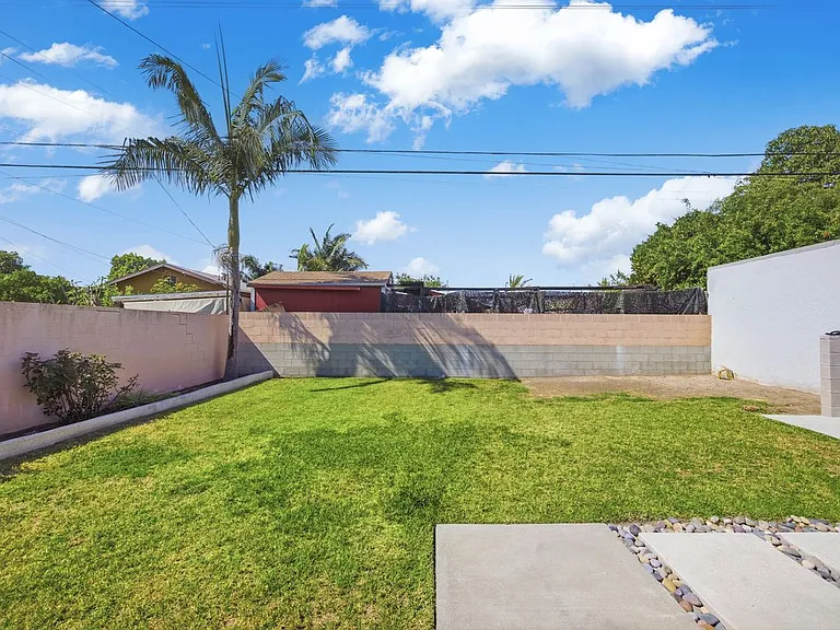 2565 Kansas Ave #B — Photo 15