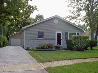 3605 Carpenter St, Steger, IL 60475