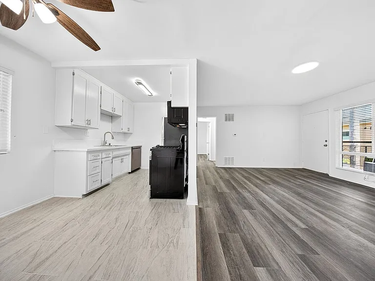 2010 S. Garth Ave. — Photo 12