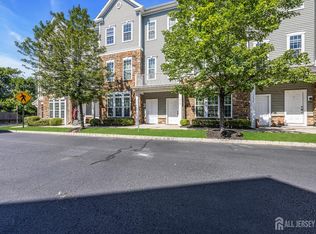 1425 Hudson Cir, Highland Park, NJ 08904