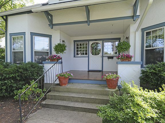 Front Porch
						:
						10.5' x 13' covered front porch.