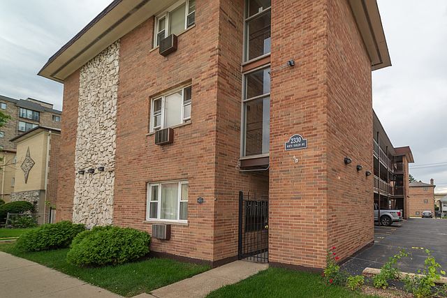 1st image of 2330 N Harlem Ave APT 2G