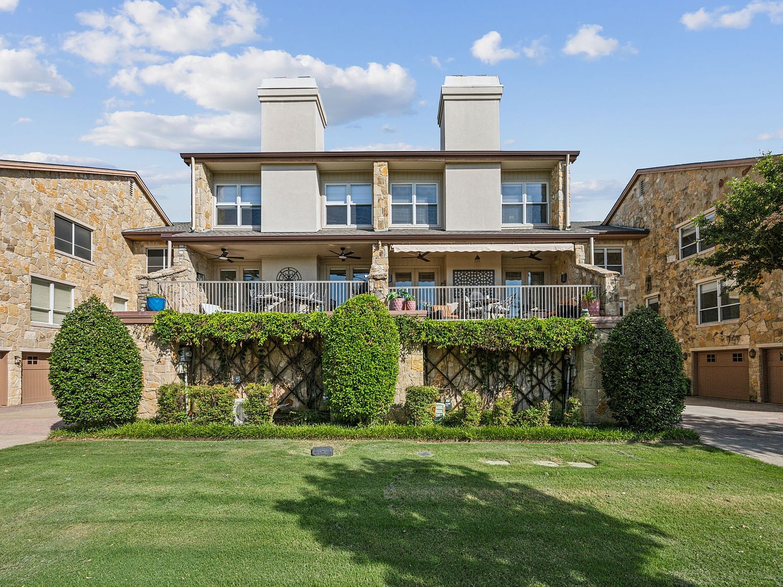 2590 King Arthur Blvd