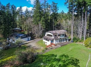 9925 Mandus Olson Rd NE, Bainbridge Island, WA 98110