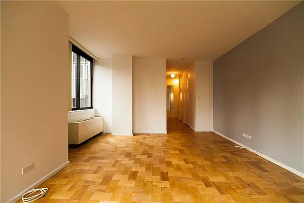 Rented by R New York | media 51