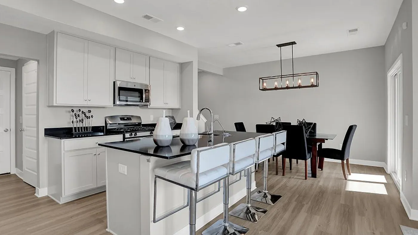 3 bed, 2.5 bath, 1706 sqft, $1,980 — Photo 2