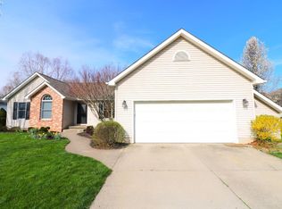 61 Chapel Dr, Norwalk, OH 44857
