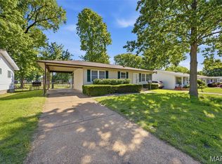 809 Lightwood Dr, Hazelwood, MO 63042