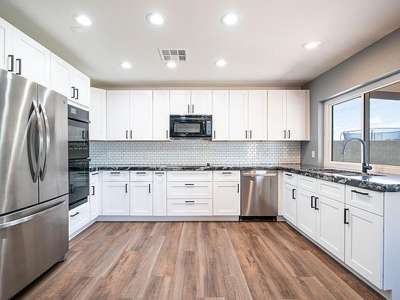 2nd image of 2021 E DIAMOND Drive