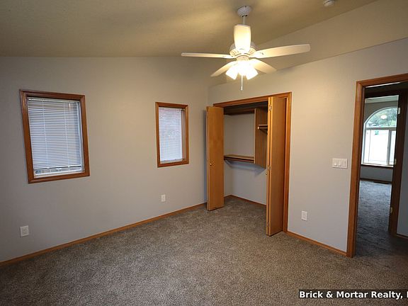 4th image of 1065 Ridgefield Ct
