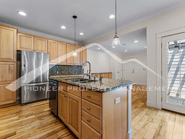 9151 E 29th Ave — Photo 10