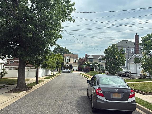 4th image of 16 Laurel Pl
