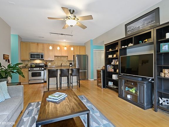 5th image of 2720 W Cortland St APT 201