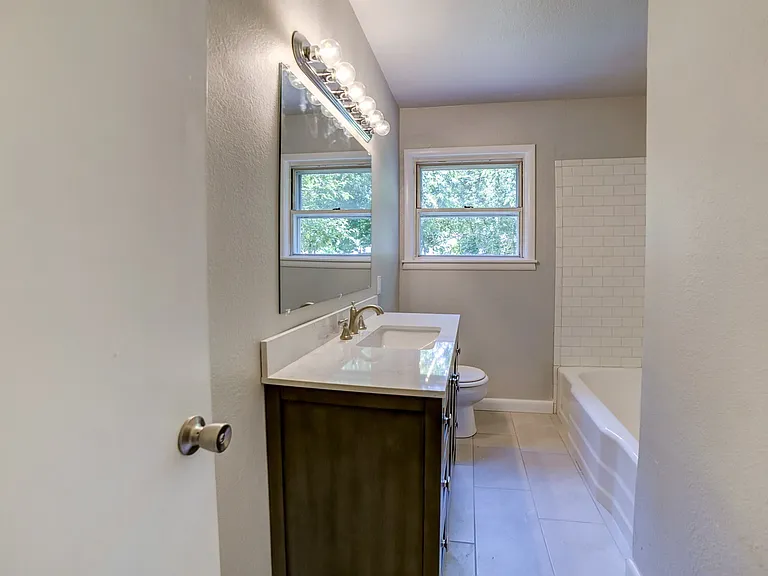 1618 S Ash Pl — Photo 14