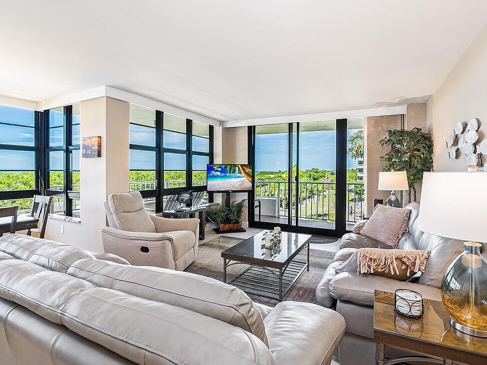 1st image of 380 Seaview Ct APT 312