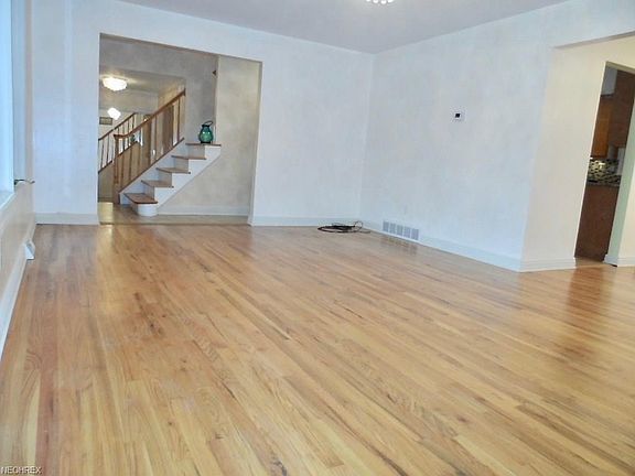 3rd image of 20684 Chestnut Dr
