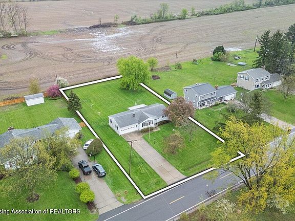 3rd image of 12870 Oneida Rd
