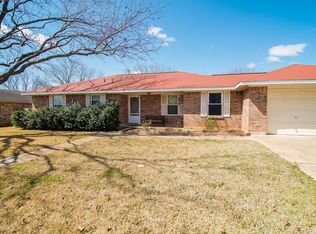 618 S Creek St, Fredericksburg, TX 78624