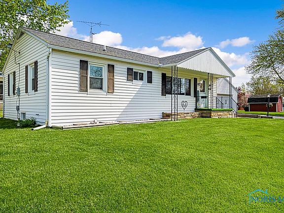 3rd image of 134 Townline St