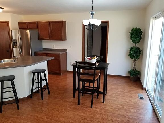 4th image of 212 Woodland Preserve