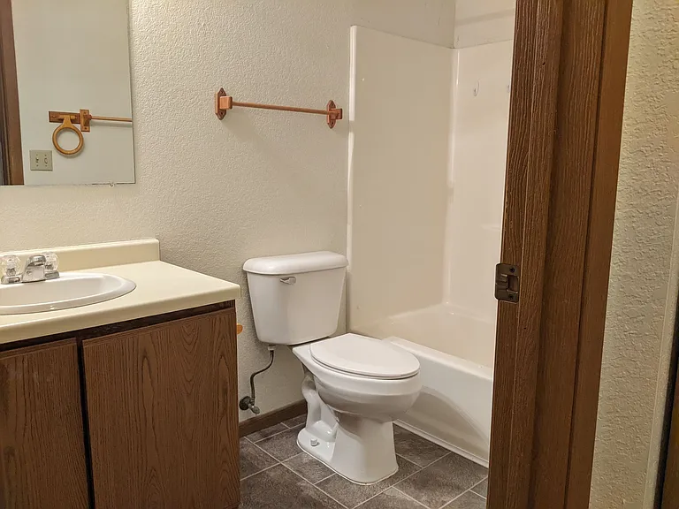Landview Apartments — Photo 20