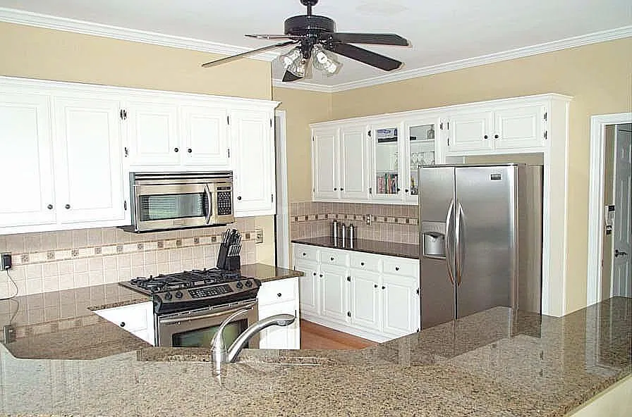 4 bed, 2.5 bath, 2488 sqft, $2,800 — Photo 4