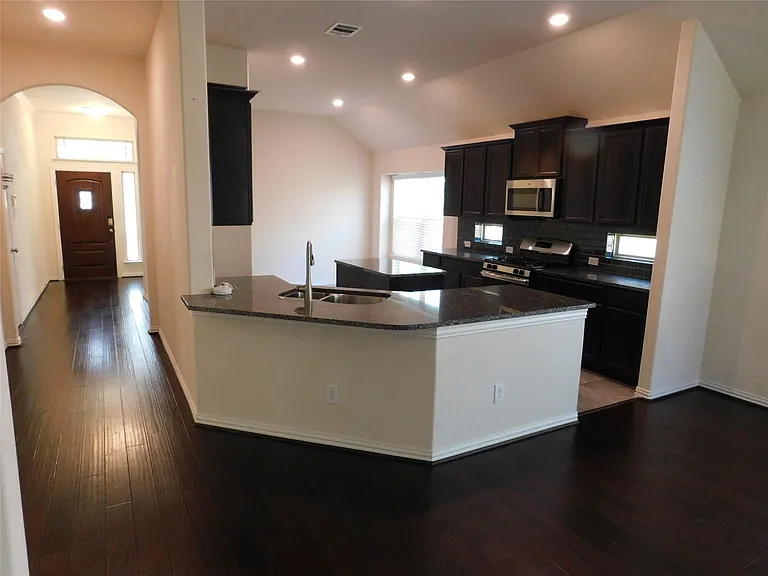 3636 Bainbridge St — Photo 3