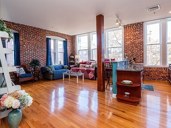 3rd image of 140 Washington St Suite 1B