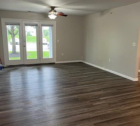 4th image of 3129 Crestmont Ln APT 103
