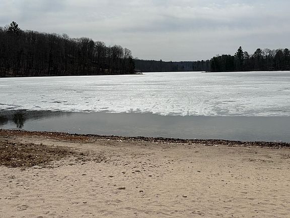 4th image of W3905 Leesome Lake Rd