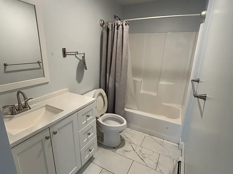 601 Wood St #1-R — Photo 7