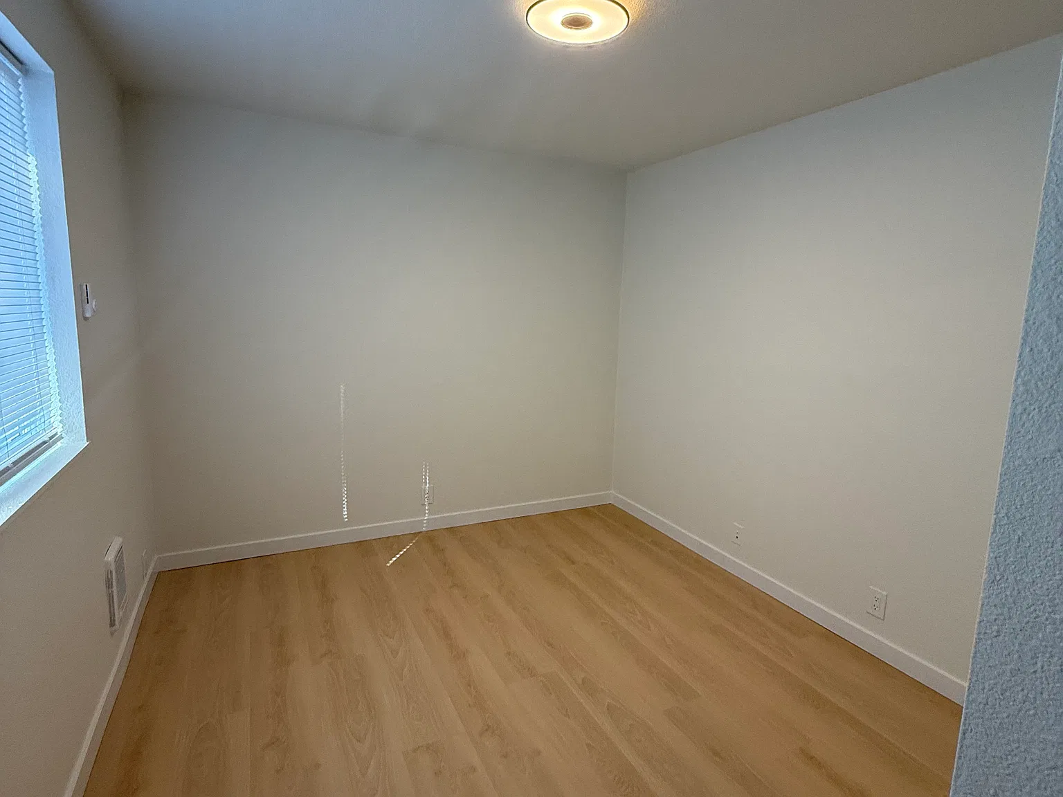 3 bed, 924 sqft, $2,500 — Photo 4