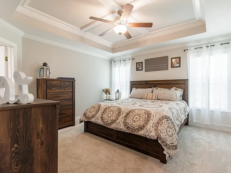 4051 Gramercy Dr — Photo 18