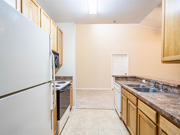 5th image of 10121 Courtney Palms Blvd APT 304