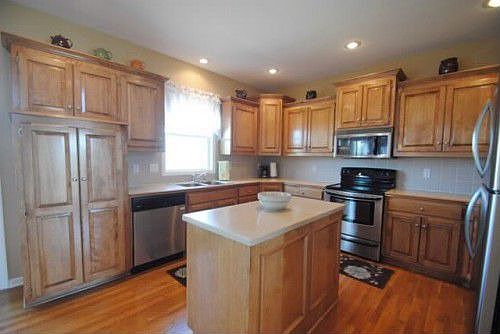 3rd image of 10409 N Lawn Ave
