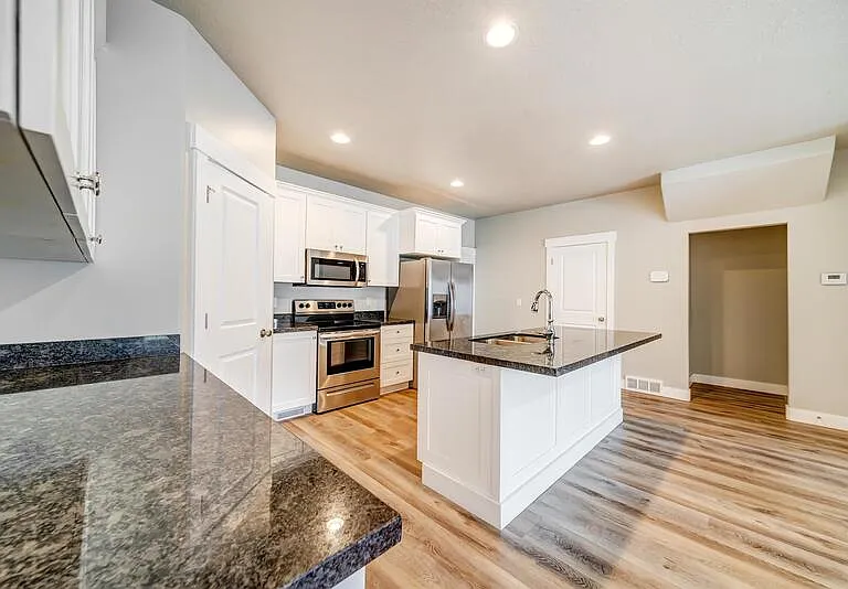 4431 W Glendon Dr — Photo 4