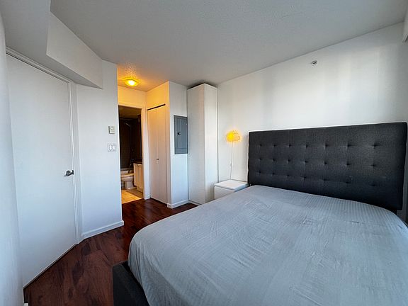 4th image of 1723 Alberni St #90