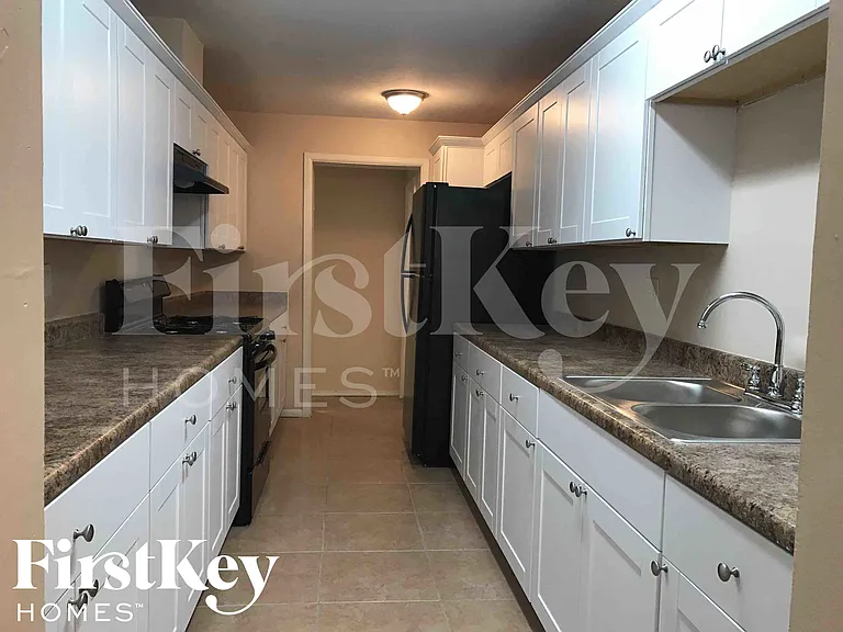 3625 W San Juan Ave — Photo 4