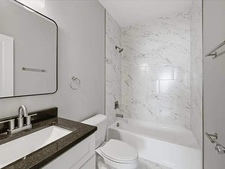2813 N Talbott St #A — Photo 10