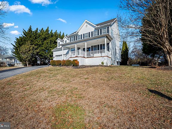 4th image of 219 Autumn Ln