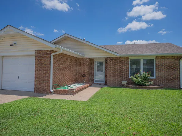 2210 Willow Ln, Miami, OK 74354