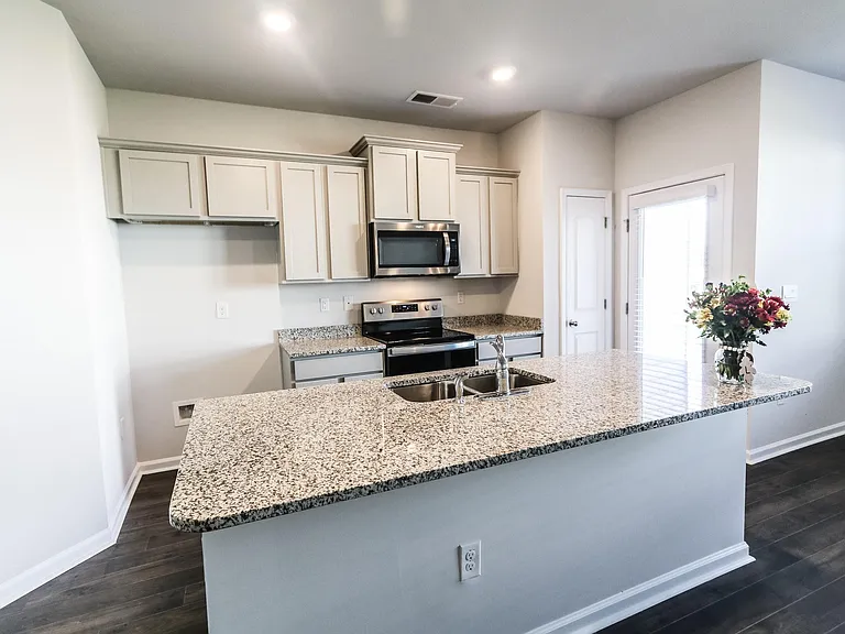 4347 Newland St — Photo 16