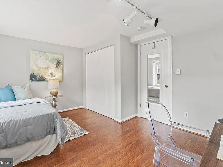 1930 New Hampshire Ave NW #3 — Photo 7