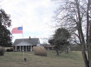 302 Gresham Rd, Mitchell, IN 47446