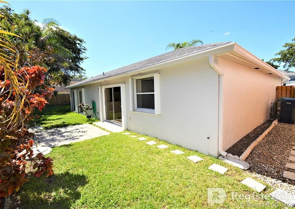 2nd image of 9912 SW 117th Pl