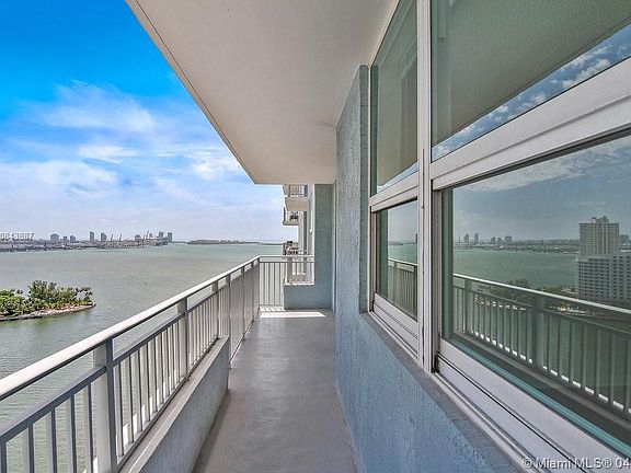 4th image of 1115 Brickell Bay Dr #1808