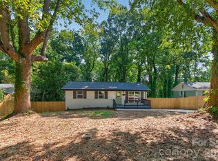 1561 Westdale Dr, Charlotte, NC 28208