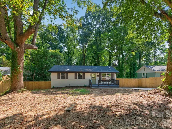 1561 Westdale Dr, Charlotte, NC 28208
