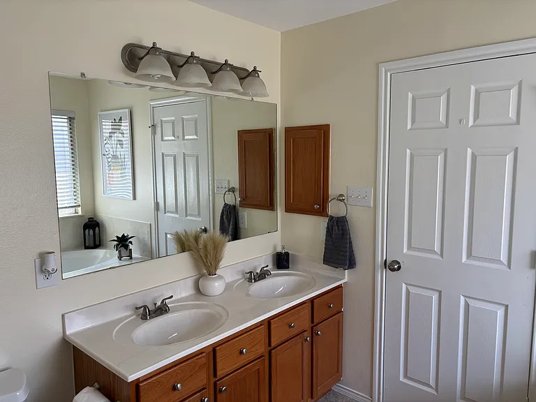 201 Katie Ct — Photo 9